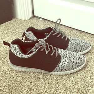 Madden girl shoes: Size 9.5